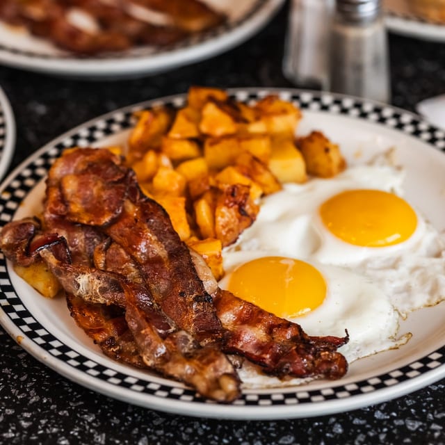 Egg with Ham, Bacon or Sausage Platter.